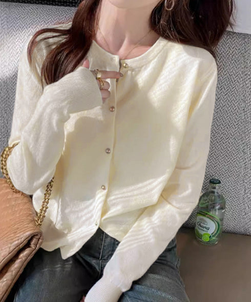 金ボタンショートニットカーディガン韓国風 レディース シンプル ベーシック定番ニット ゴールドボタン羽織り コンパクトニットトップス長袖クルーネックニットセーター 90CHENXINI-028