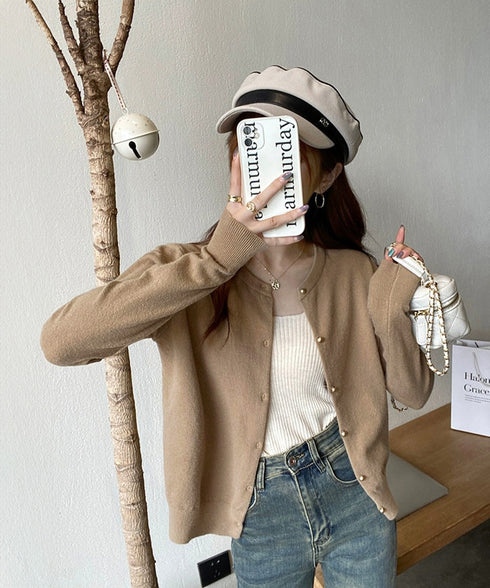 金ボタンショートニットカーディガン韓国風 レディース シンプル ベーシック定番ニット ゴールドボタン羽織り コンパクトニットトップス長袖クルーネックニットセーター 90CHENXINI-028