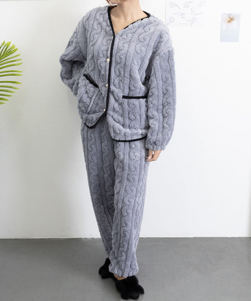 フリースパジャマセット レディース部屋着 ケーブル柄ルームウェア セットアップ ポケット付き ふわふわ部屋着 軽く暖かい 長袖寝巻き もこもこボアパジャマ 冬防寒 90CHENYU-001