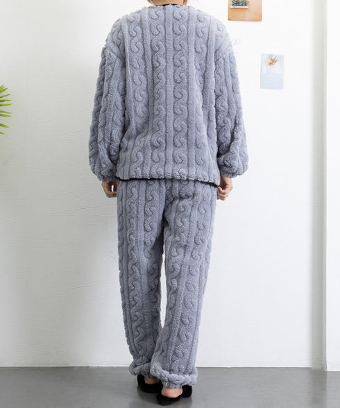フリースパジャマセット レディース部屋着 ケーブル柄ルームウェア セットアップ ポケット付き ふわふわ部屋着 軽く暖かい 長袖寝巻き もこもこボアパジャマ 冬防寒 90CHENYU-001
