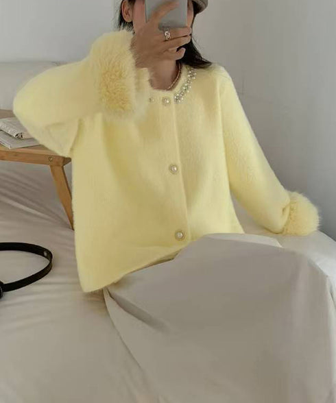 モヘアニットカーディガンファージャケット ふわふわファーニットアウター レディースきれいめシャギーニット高級感 パール付きエレガントトップス おしゃれ 上品秋冬服 90HYHT-001