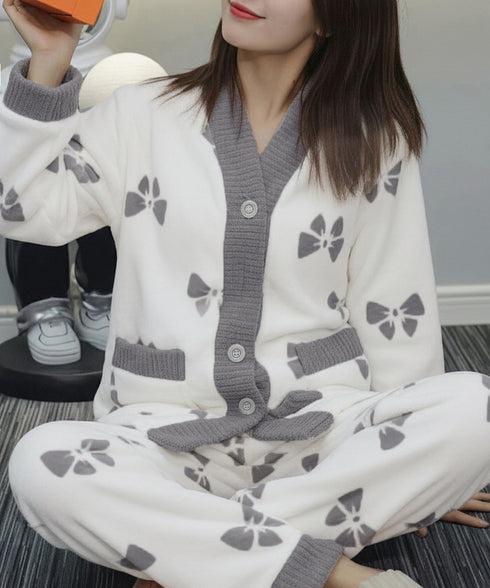 リボン柄 フリースルームウエア上下セット あったか冬パジャマセットアップ 可愛い部屋着2点セット リラックスウエア暖かい フリースカーディガン長ズボンナイトウェア 90NMM-001