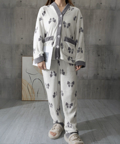 リボン柄 フリースルームウエア上下セット あったか冬パジャマセットアップ 可愛い部屋着2点セット リラックスウエア暖かい フリースカーディガン長ズボンナイトウェア 90NMM-001