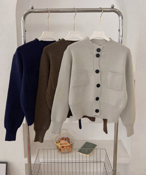 ショート丈ニットカーディガンポケット付き レディース 大きめボタンニットセーター 秋冬 無地羽織り着回し トレンド きれいめカジュアル 大人ニットアウター 韓国風 90SXIH-006