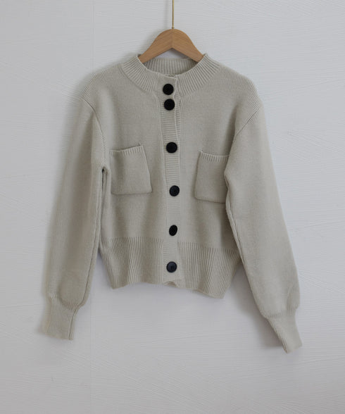 ショート丈ニットカーディガンポケット付き レディース 大きめボタンニットセーター 秋冬 無地羽織り着回し トレンド きれいめカジュアル 大人ニットアウター 韓国風 90SXIH-006