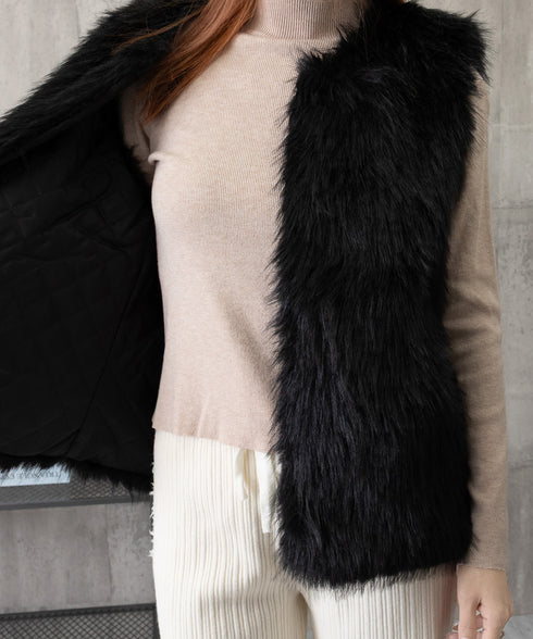 フェイクファーベスト ふわふわファージレ エコファーボリュームベスト 大人可愛いトレンドファージャケットノースリーブ 高見え ノーカラーアウター秋冬 ポケット付き 90XYHM-001
