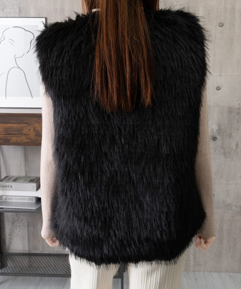 フェイクファーベスト ふわふわファージレ エコファーボリュームベスト 大人可愛いトレンドファージャケットノースリーブ 高見え ノーカラーアウター秋冬 ポケット付き 90XYHM-001