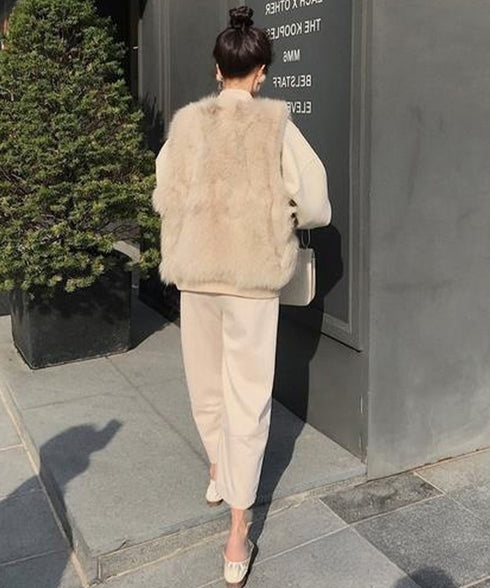 フェイクファーベスト ふわふわファージレ エコファーボリュームベスト 大人可愛いトレンドファージャケットノースリーブ 高見え ノーカラーアウター秋冬 ポケット付き 90XYHM-001