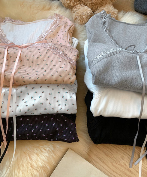 カップ付きトップス レディース Vネック ショート丈インナートップス 小花柄と無地 リブTシャツ おしゃれ 細見えトップス 可愛い肌着 レースリボントップス 春秋 92DQSZZ-001