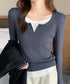 レイヤード風Tシャツ スリットネック秋服 レディース 重ね着風 カットソー 大人カジュアル 細見えTシャツ シンプル ストレッチフィット インナートップスおしゃれ 92EZ-001