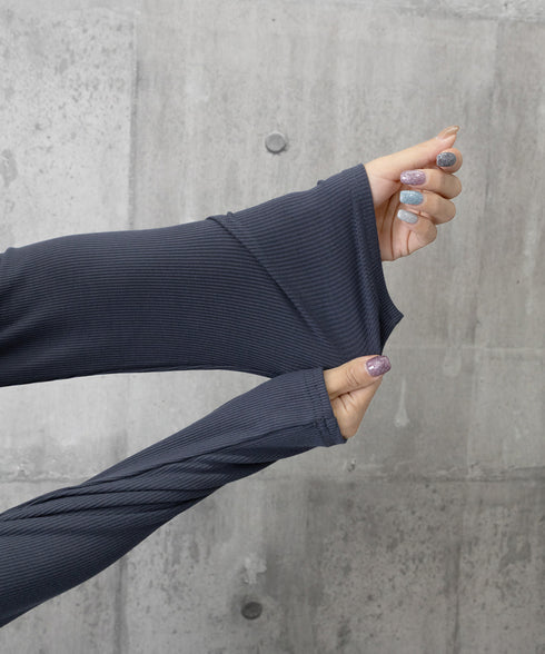 レイヤード風Tシャツ スリットネック秋服 レディース 重ね着風 カットソー 大人カジュアル 細見えTシャツ シンプル ストレッチフィット インナートップスおしゃれ 92EZ-001