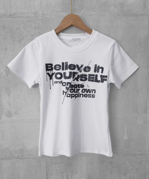 タイトロゴTシャツグラフィック半袖韓国風 大人カジュアル英字プリントトップス クルーネックタイトtシャツ ストリート系女子甘辛ミックス春夏服 コンパクトカットソー 92HANPINFS-006