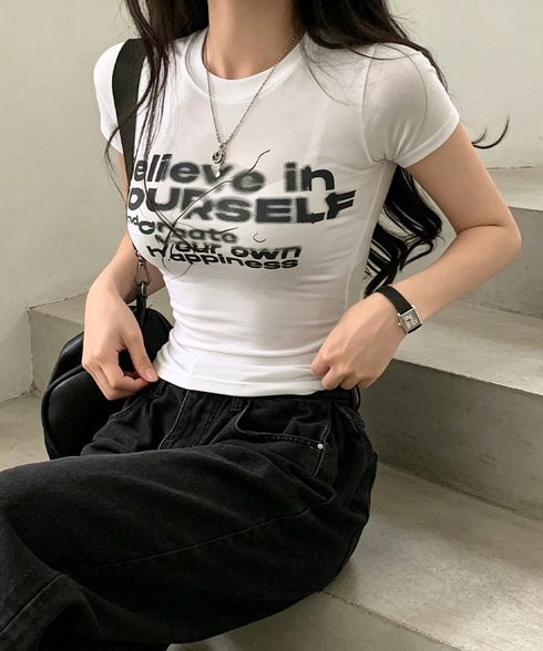 タイトロゴTシャツグラフィック半袖韓国風 大人カジュアル英字プリントトップス クルーネックタイトtシャツ ストリート系女子甘辛ミックス春夏服 コンパクトカットソー 92HANPINFS-006