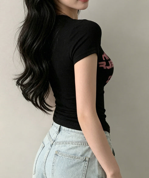 タイトロゴTシャツグラフィック半袖韓国風 大人カジュアル英字プリントトップス クルーネックタイトtシャツ ストリート系女子甘辛ミックス春夏服 コンパクトカットソー 92HANPINFS-006