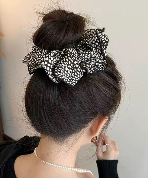 レオパード柄シュシュ ボリューム 髪飾り 大人可愛いヘアゴム ヒョウ柄 髪どめ アニマル柄 ヘアアクセサリー レトロ 韓国風 軽いヘアアレンジ小物 簡単まとめ髪 92HAOXI-001