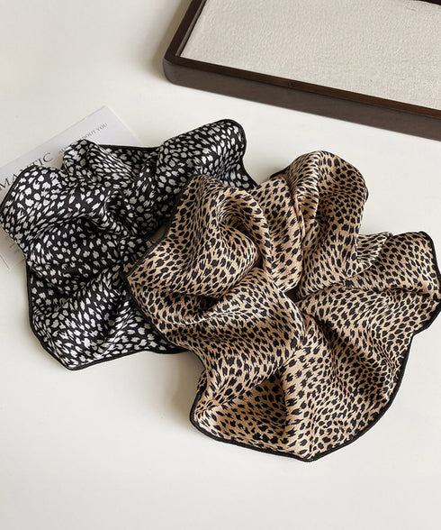 レオパード柄シュシュ ボリューム 髪飾り 大人可愛いヘアゴム ヒョウ柄 髪どめ アニマル柄 ヘアアクセサリー レトロ 韓国風 軽いヘアアレンジ小物 簡単まとめ髪 92HAOXI-001