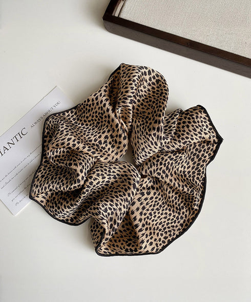 レオパード柄シュシュ ボリューム 髪飾り 大人可愛いヘアゴム ヒョウ柄 髪どめ アニマル柄 ヘアアクセサリー レトロ 韓国風 軽いヘアアレンジ小物 簡単まとめ髪 92HAOXI-001