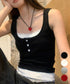 カップ付きタンクトップ重ね着風ブラトップ レイヤード風インナー配色 レースタンク 2枚セット風見せキャミタンク ヘンリーネック リブタンクトップ おしゃれ 着回し 92QIAODS-003