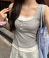 カップ付きタンクトップ重ね着風ブラトップ レイヤード風インナー配色 レースタンク 2枚セット風見せキャミタンク ヘンリーネック リブタンクトップ おしゃれ 着回し 92QIAODS-003