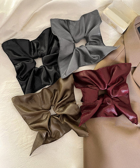 フェイクレザーシュシュ レトロ ヘアゴム おしゃれヘアアクセサリー マット質感 韓国風ヘアアレンジ 大人可愛い髪飾り 高級感ポニーテール まとめ髪グッズ跡つかない 92YANQIN-001