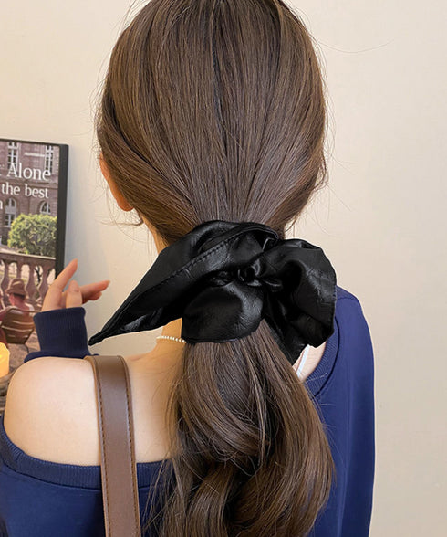 フェイクレザーシュシュ レトロ ヘアゴム おしゃれヘアアクセサリー マット質感 韓国風ヘアアレンジ 大人可愛い髪飾り 高級感ポニーテール まとめ髪グッズ跡つかない 92YANQIN-001