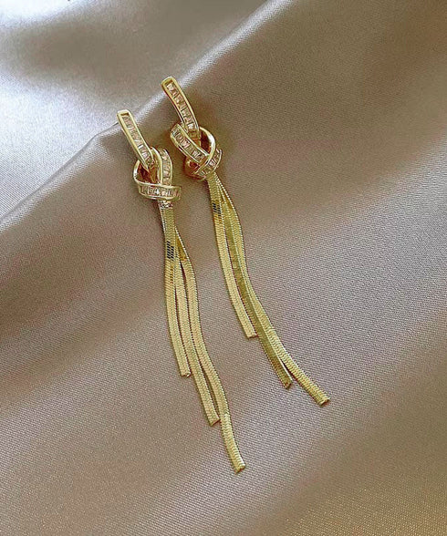 韓国風ロングチェーンピアス 揺れるピアス ラインストーンピアスレディース 大人かわいいノットピアス ツイストピアスぶら下がり キラキラ華奢ピアス ゴージャスピアス 97SHIPIN-001