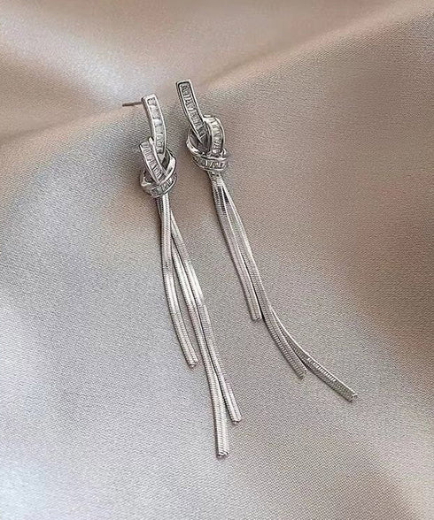韓国風ロングチェーンピアス 揺れるピアス ラインストーンピアスレディース 大人かわいいノットピアス ツイストピアスぶら下がり キラキラ華奢ピアス ゴージャスピアス 97SHIPIN-001