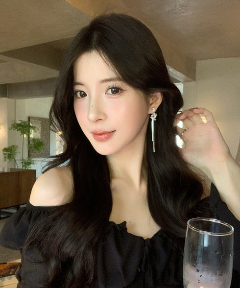 韓国風ロングチェーンピアス 揺れるピアス ラインストーンピアスレディース 大人かわいいノットピアス ツイストピアスぶら下がり キラキラ華奢ピアス ゴージャスピアス 97SHIPIN-001