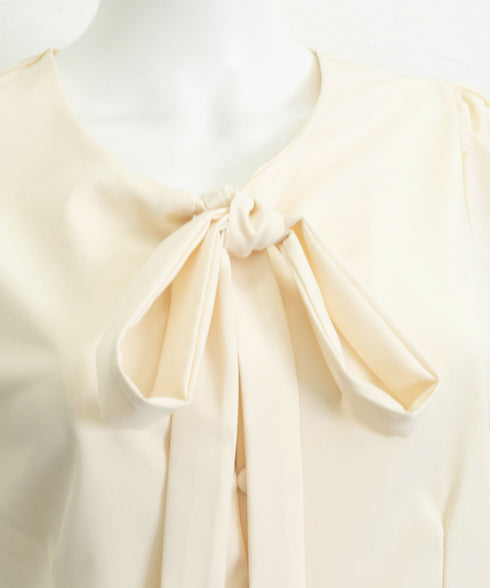 韓国風ボウタイブラウスレディースきれいめ 長袖リボンタイブラウス オフィスカジュアル 大人可愛いトップス 春夏 ノーカラーブラウス スーツインナーブラウス上品清楚 97SY-003