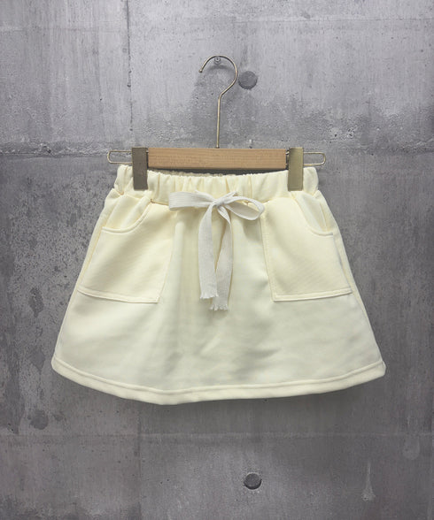 英字ロゴスウェットセットアップ大人可愛い レディーストレーナーきれいめ ポケット付き インナーパンツ付きスカートウエストゴム ドロップショルダートップスおしゃれ服 97TAOZH-003