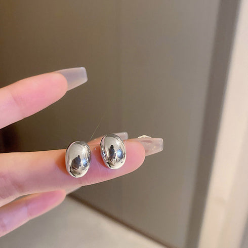 カシューナッツピアス ミニピアス レディース アクセサリー 丸み フォルム 上品 デザイン スタッドピアス 高級感 ワンポイントピアス 98BAOYU-001
