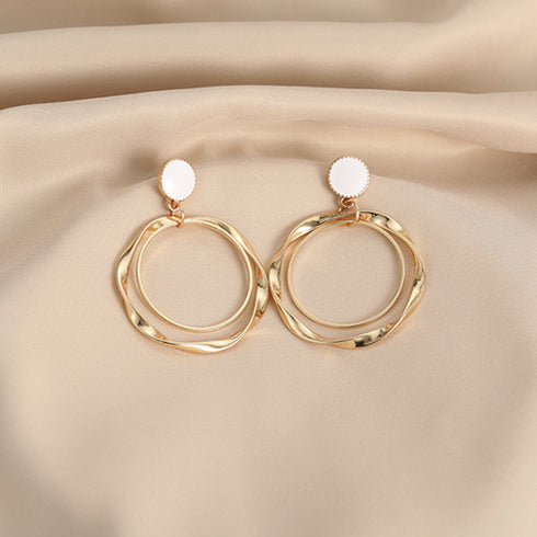 ピアス 2連フープピアス 幾何学模様 レディース おしゃれ ゴールド 変形 ジュエリー 韓国風 揺れる 個性的 人気 98HMEI-001