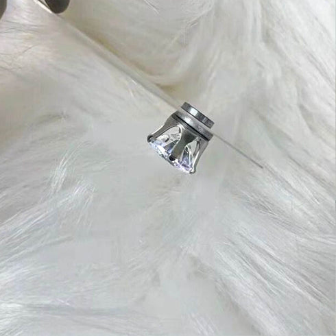 磁気マグネットピアス イヤリング1点売り ラウンド 磁気吸引ピアス オルチャン 耳穴なし 磁気ピアス 上品 エレガント ラインストーン シンプル キラキラ輝く 98QINGQ-001