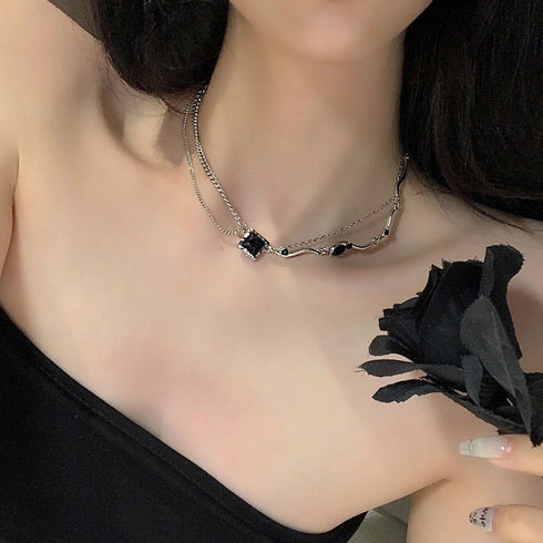 2連風チェーンネックレスレディース 韓国 スクエアペンダント おしゃれ アシンメトリー 首飾り きれいめ チョーカー 韓流 重ね付け風 ジュエリー 10代20代 98TS-002
