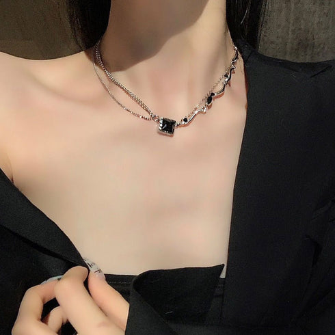 2連風チェーンネックレスレディース 韓国 スクエアペンダント おしゃれ アシンメトリー 首飾り きれいめ チョーカー 韓流 重ね付け風 ジュエリー 10代20代 98TS-002