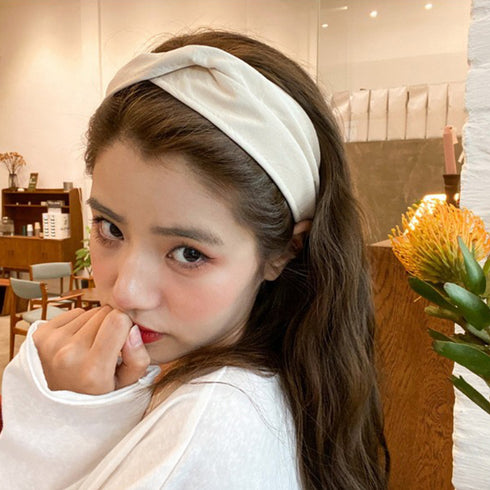 レディース ツイスト カチューシャ 幅広 ヘアアクセサリー フェイクレザー おしゃれ パーティ 女性用 韓国ファッション 98XC-001