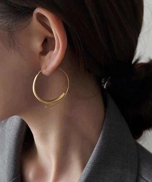 大ぶり マット フープピアス 韓国風 レディース サークル シンプル おしゃれ 上品 アクセサリー ゴールド きれいめ 耳飾り 両耳 韓国ファッション 98XIJIN-001