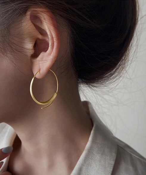 大ぶり マット フープピアス 韓国風 レディース サークル シンプル おしゃれ 上品 アクセサリー ゴールド きれいめ 耳飾り 両耳 韓国ファッション 98XIJIN-001