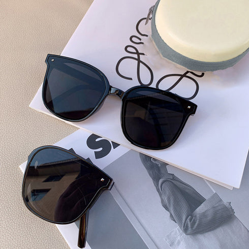 コンパクトサングラス ケース付き セット おしゃれ 超軽量設計メガネ 小顔 折りたたみウェリントン サングラス アイウェア 可愛い 韓国ファッション 新作 98XUANDA-001