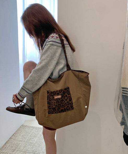 レオパード柄 リバーシブル肩掛けバッグ シンプル 可愛い 手提げかばん 大容量 a4対応 マザーズバッグ カジュアル 両面用 韓国ファッション鞄 大人 通勤通学 98ZHENPIN-001