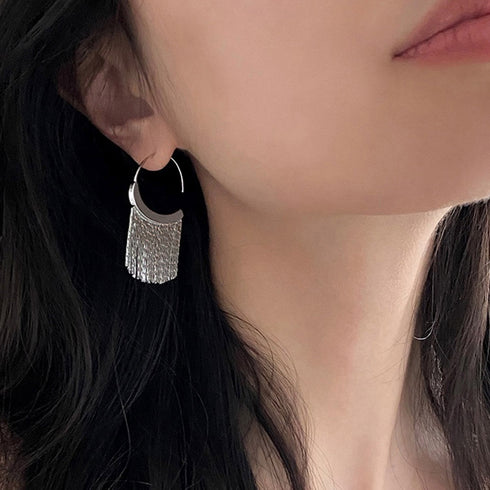 タッセルフープピアス メタルピアス 揺れるピアス スイング アクセサリー 可愛い スタイリッシュ 両耳用 2色ゴールド シルバー メタルフリンジピアス 98ZHIX-001