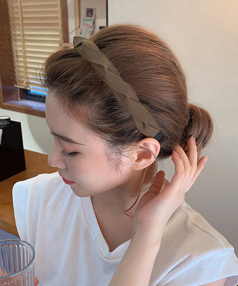 カチューシャ ツイスト ヘアアクセサリー レディース韓国 ヘアアレンジ ヘアバンド 髪飾り 大人可愛い シンプル ベーシック クラシカル おしゃれ パーティ 5色 99AXSM-004