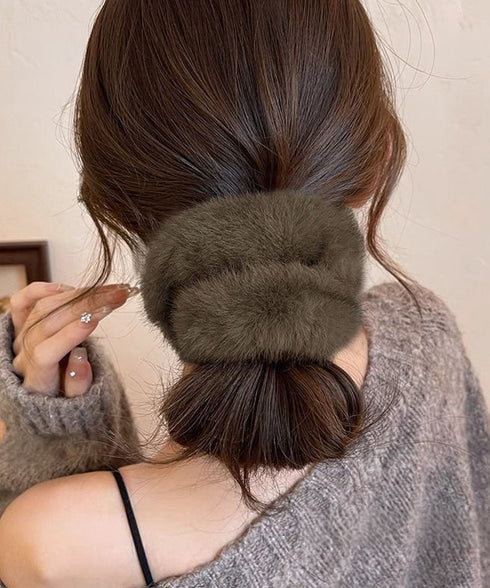 ファーシュシュ ボリュームヘアゴム 秋冬 レディース ヘアアクセサリー 韓国風 お団子ヘア ポニーテール 大人かわいい 簡単まとめ髪 プチプラ 髪留め髪飾り 99TZSP-009