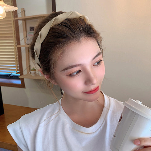 カチューシャ ツイスト ヘアアクセサリー レディース韓国 ヘアアレンジ ヘアバンド 髪飾り 大人可愛い シンプル ベーシック クラシカル おしゃれ パーティ 5色 99AXSM-004