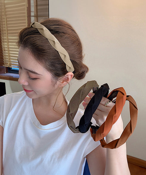 カチューシャ ツイスト ヘアアクセサリー レディース韓国 ヘアアレンジ ヘアバンド 髪飾り 大人可愛い シンプル ベーシック クラシカル おしゃれ パーティ 5色 99AXSM-004