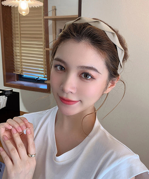 カチューシャ ツイスト ヘアアクセサリー レディース韓国 ヘアアレンジ ヘアバンド 髪飾り 大人可愛い シンプル ベーシック クラシカル おしゃれ パーティ 5色 99AXSM-004