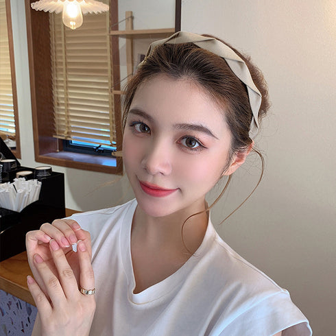 カチューシャ ツイスト ヘアアクセサリー レディース韓国 ヘアアレンジ ヘアバンド 髪飾り 大人可愛い シンプル ベーシック クラシカル おしゃれ パーティ 5色 99AXSM-004
