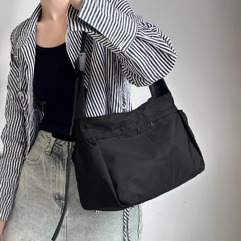 ショルダーバッグ 大容量 ナイロン 黒 レディース 肩掛け 斜め掛けバッグ 韓国 ユニセックス シンプル 通学 多収納 軽量かばん カジュアル ストリート 旅行 99CCPJ-001