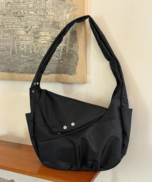 ショルダーバッグ A4大容量 ナイロン黒 レディース 肩掛け ユニセックス 多収納 カジュアル おしゃれ お出かけ 無地マザーズバッグ 旅行 ストリートかばん 99CCPJ-007