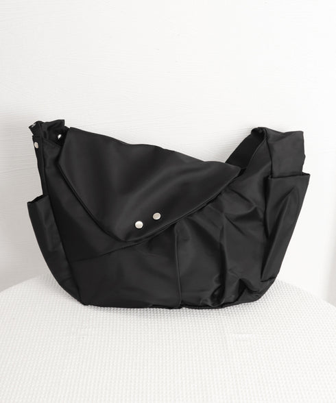 ショルダーバッグ A4大容量 ナイロン黒 レディース 肩掛け ユニセックス 多収納 カジュアル おしゃれ お出かけ 無地マザーズバッグ 旅行 ストリートかばん 99CCPJ-007